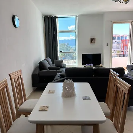 Beachfront Apartment Vlorë